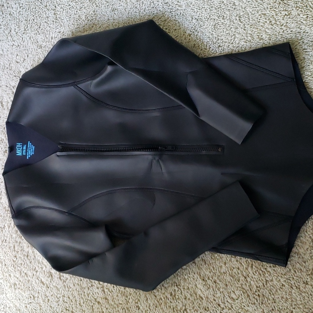 NWOT Mikoh wetsuit in black. XS